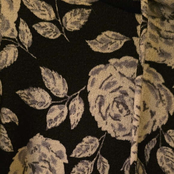 Sew‎ In Love Black and Gray Patterned Hoodie - Picture 3 of 6